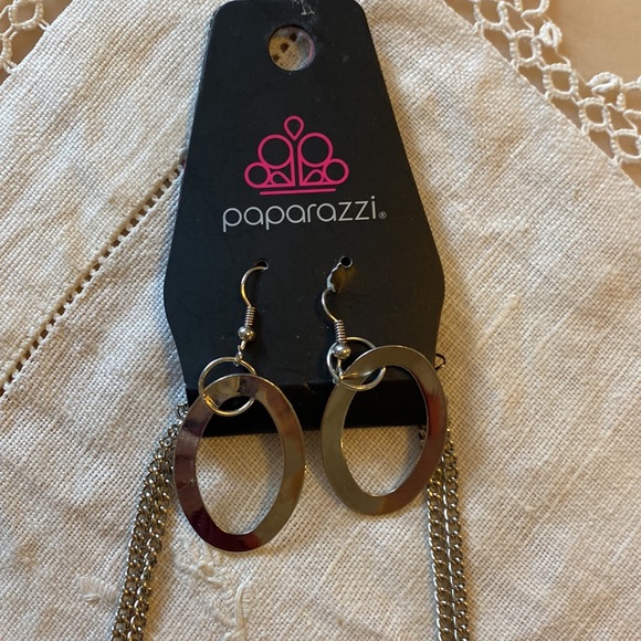 Paparazzi Necklace and Earring Set - Silver - Picture 2 of 3